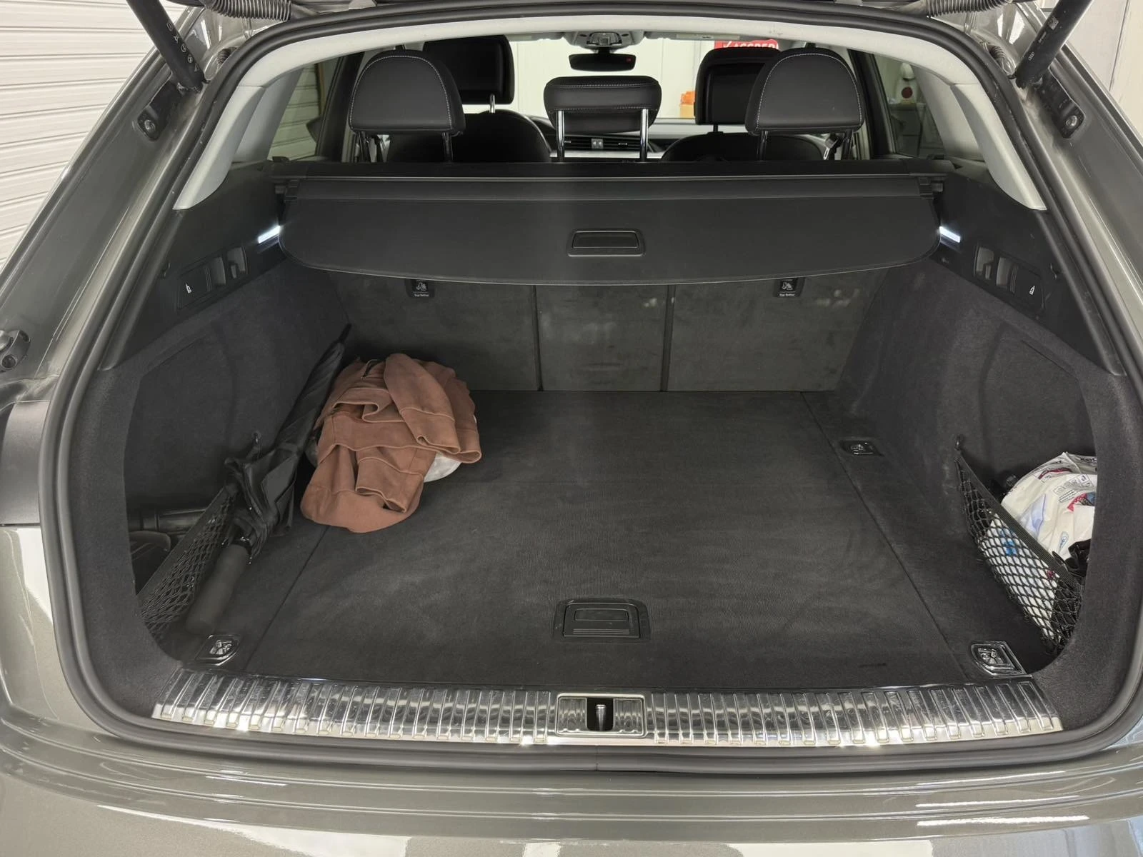 Audi Q8 Audi Q8 e-tron 55 quattro | 2024 �. | 408 �.�. |  | Mobile.bg � ����������� 13