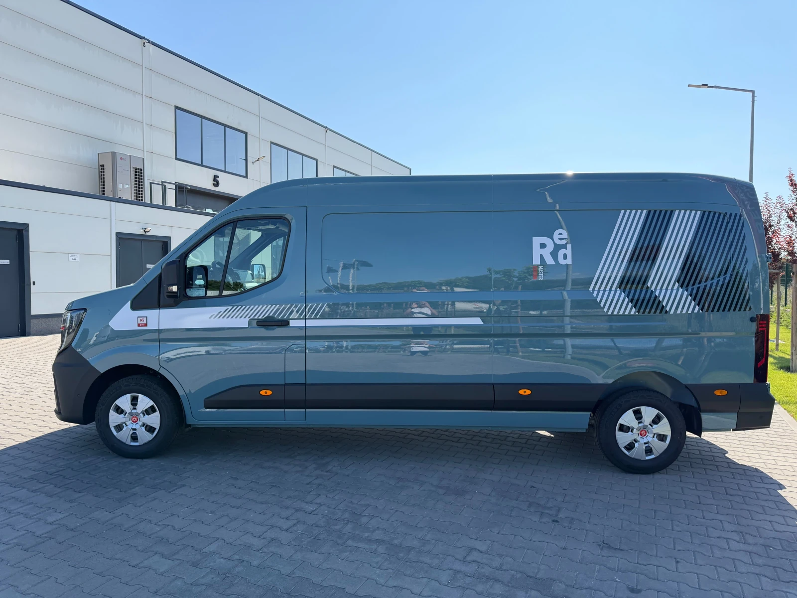 Renault Master RED EDITION* L3H2* ЧИСТО НОВ* НАЛИЧЕН* ЛИЗИНГ* , снимка 8 - Бусове и автобуси - 55414613