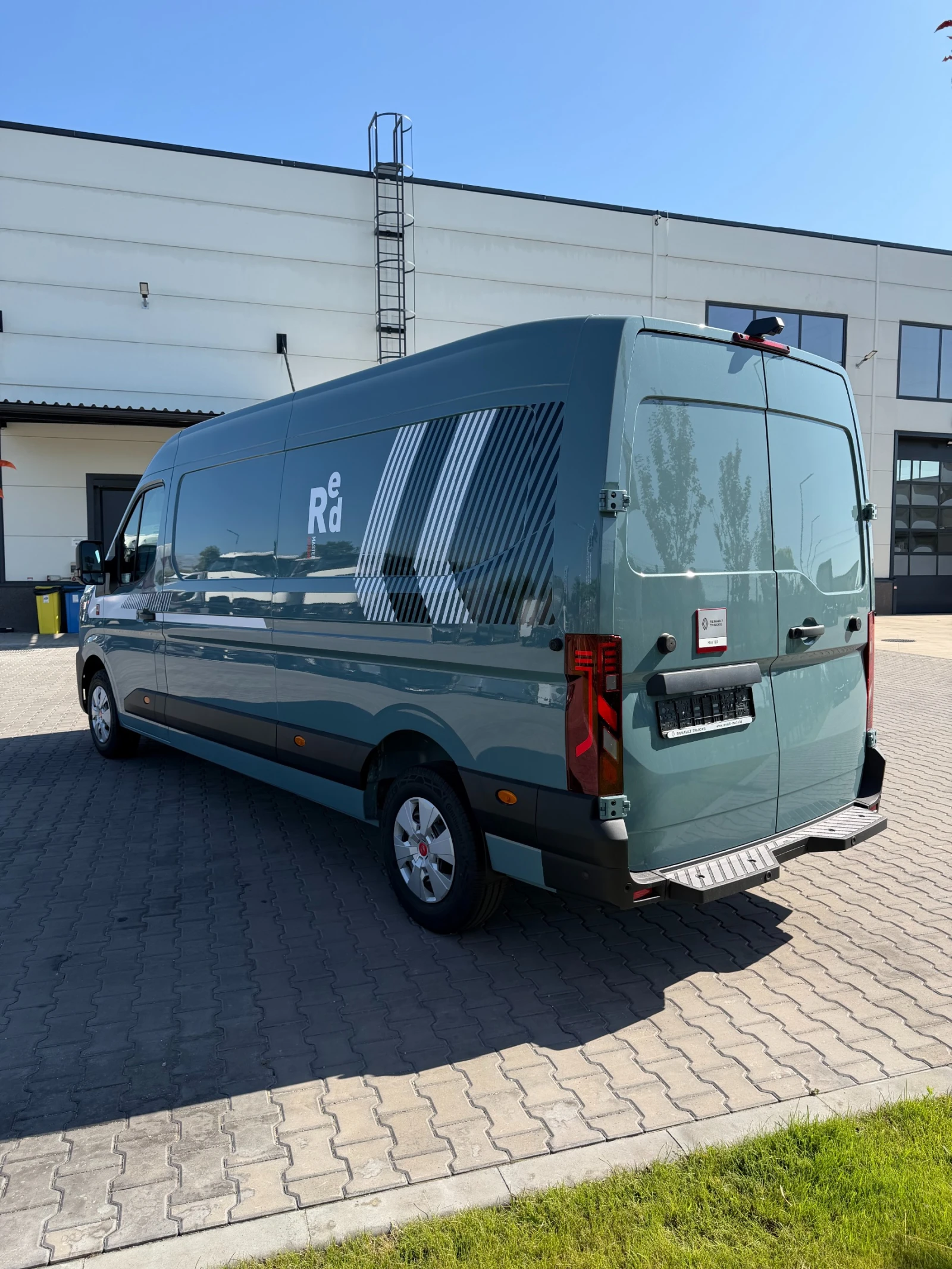 Renault Master RED EDITION* L3H2* ЧИСТО НОВ* НАЛИЧЕН* ЛИЗИНГ* , снимка 6 - Бусове и автобуси - 55414613