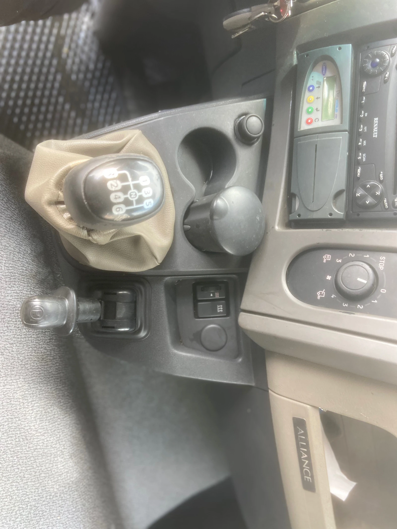 Renault Midlum 18 * * *  | Mobile.bg   17