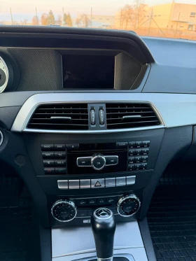 Mercedes-Benz C 200, снимка 10