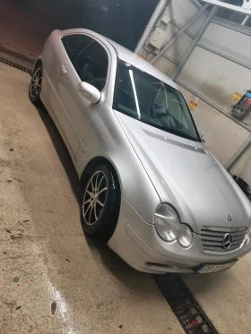 Mercedes-Benz C 220, снимка 2