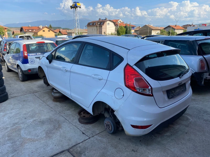 Ford Fiesta 1.5 tdci, снимка 4 - Автомобили и джипове - 42266169