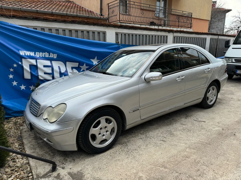 Mercedes-Benz C 220, снимка 1 - Автомобили и джипове - 46975265