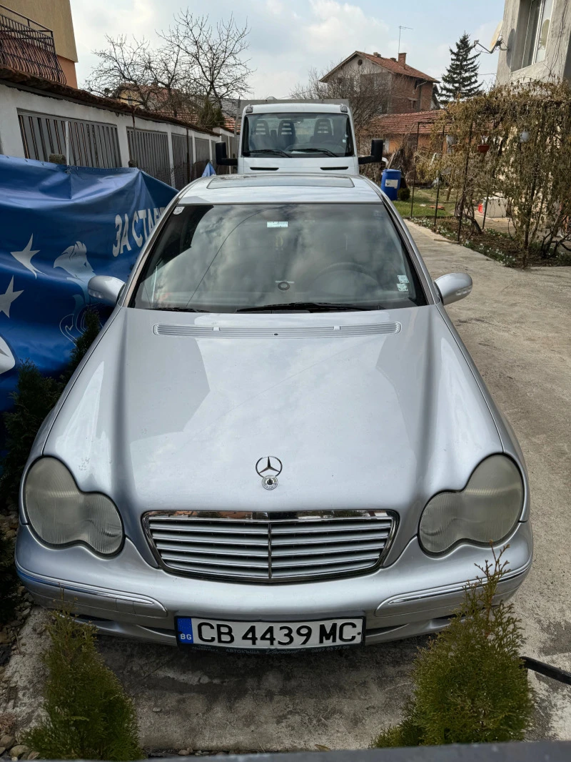 Mercedes-Benz C 220, снимка 2 - Автомобили и джипове - 46975265