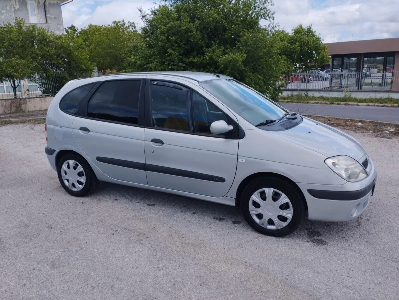 Renault Scenic, снимка 4 - Автомобили и джипове - 45383914