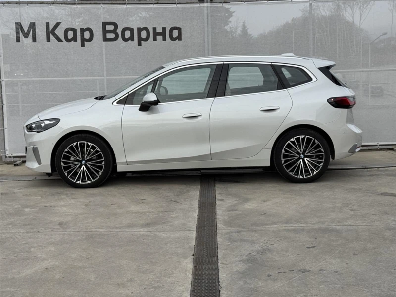 BMW 220 Active Tourer, снимка 3 - Автомобили и джипове - 48423453