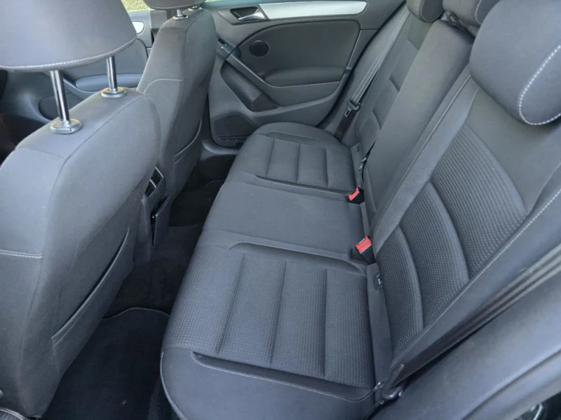 VW Golf 1.6Дизел 2012g  безупречно състояние , снимка 7 - Автомобили и джипове - 52135562