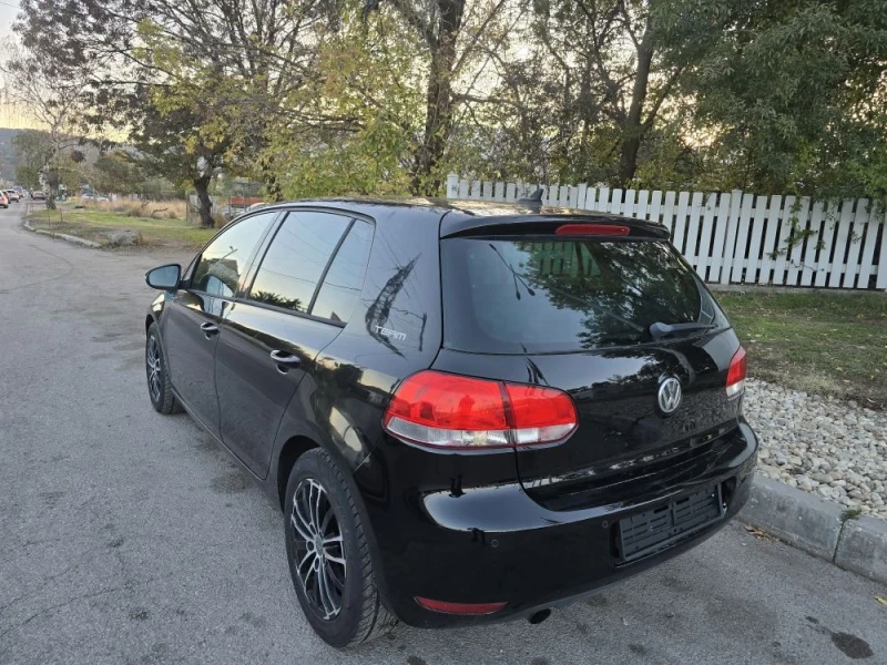 VW Golf 1.6Дизел 2012g  безупречно състояние , снимка 2 - Автомобили и джипове - 52135562