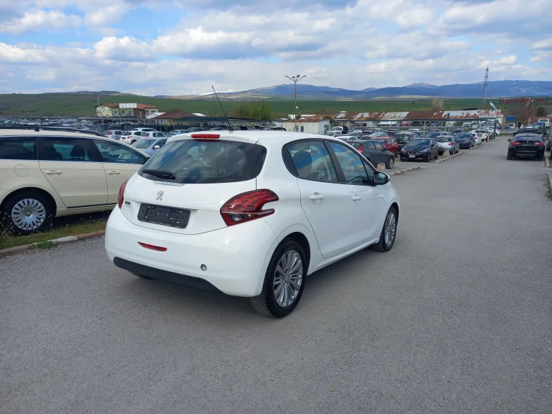 Peugeot 208 1.6 HDI, снимка 4 - Автомобили и джипове - 53289100