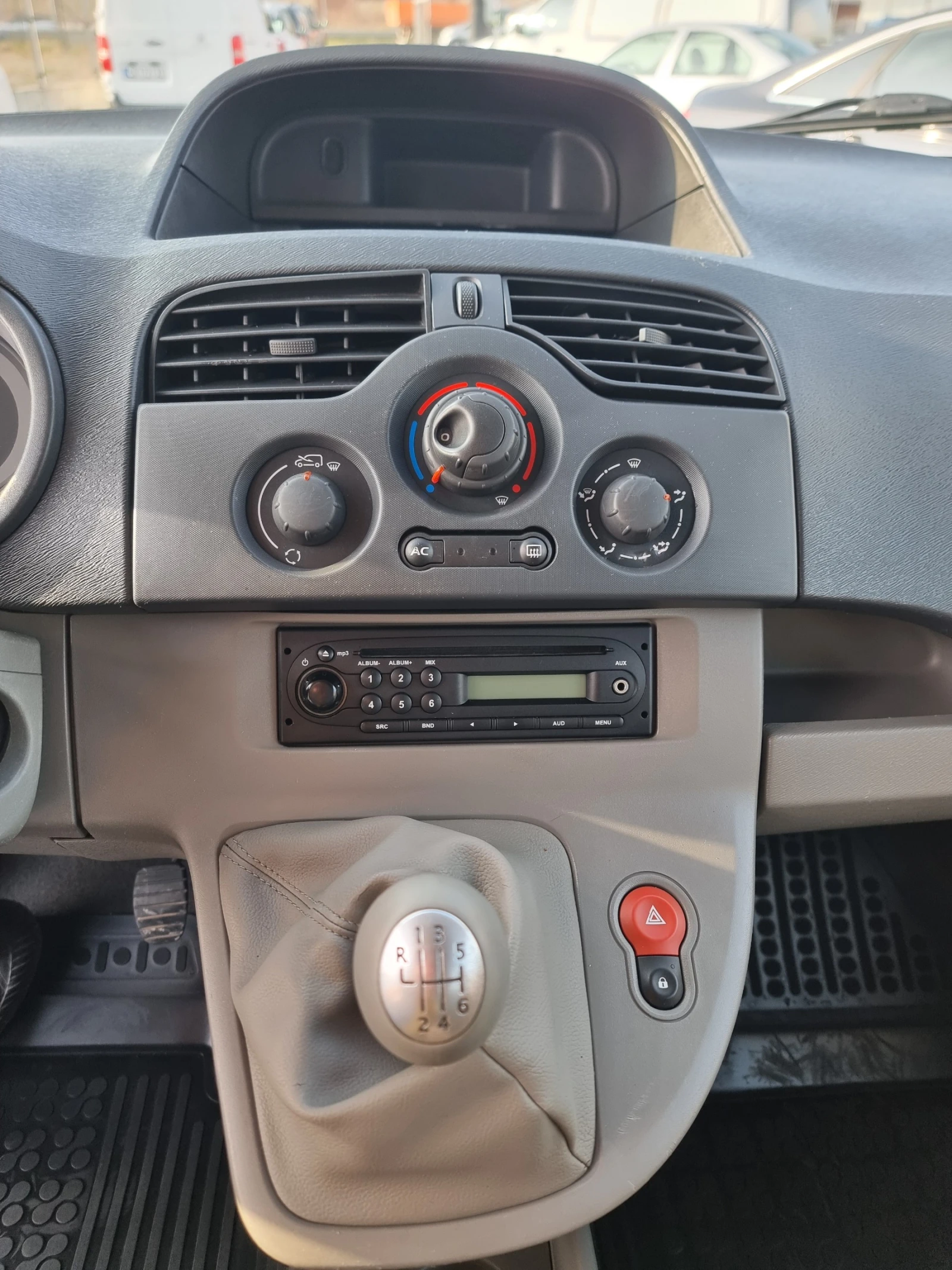 Renault Kangoo 1.5dCi FACE КЛИМАТИК - изображение 10