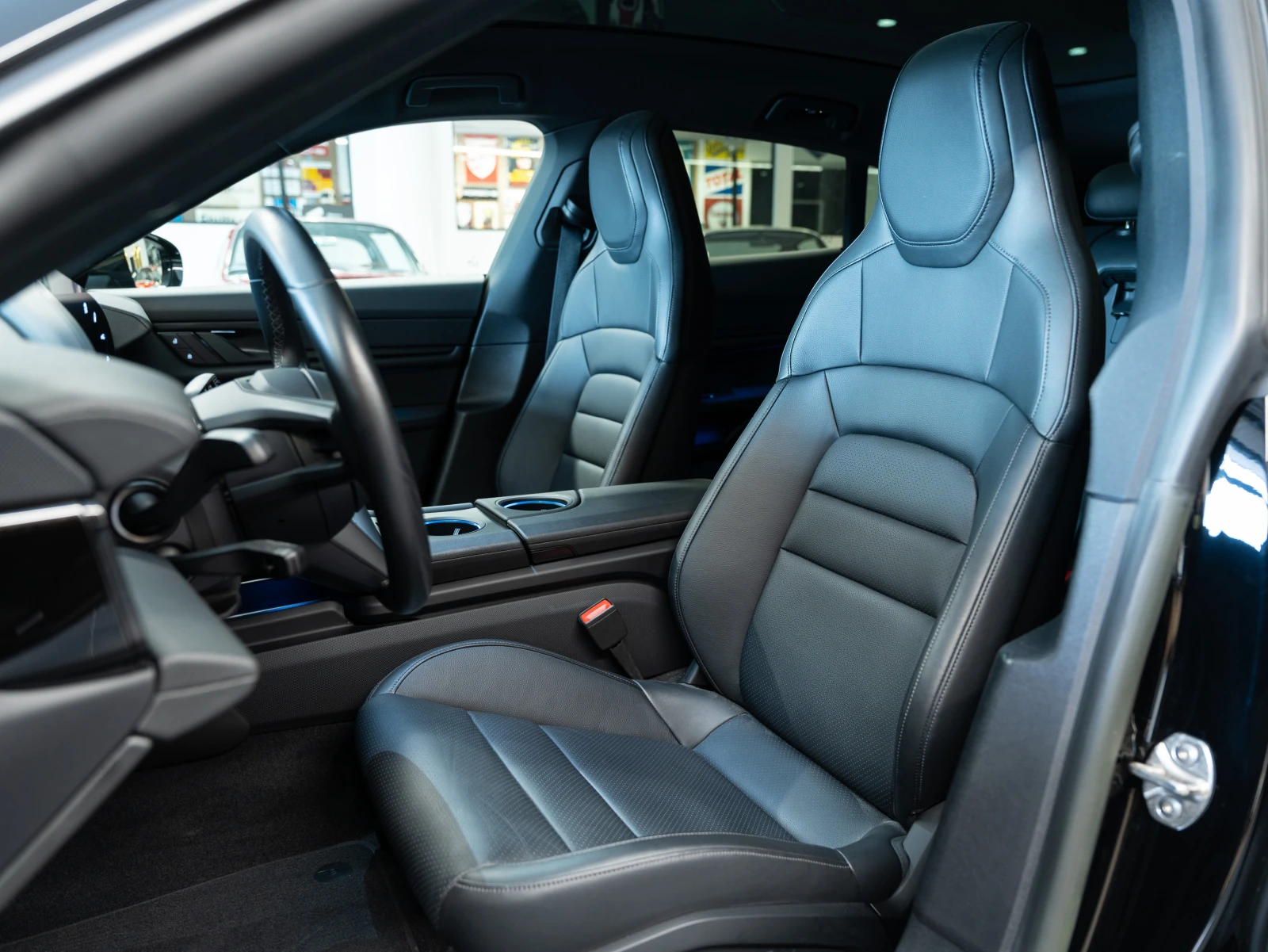 Porsche Taycan 4 Cross Turismo - изображение 7