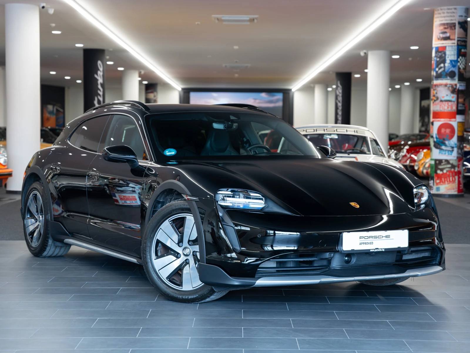 Porsche Taycan 4 Cross Turismo - изображение 6