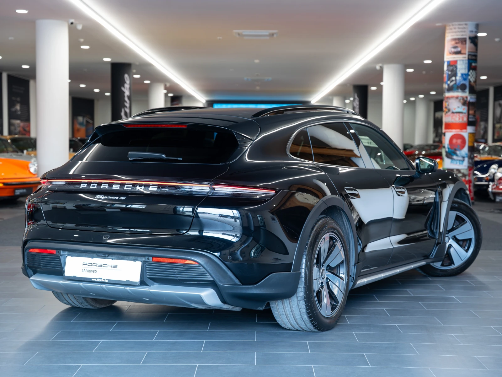 Porsche Taycan 4 Cross Turismo - изображение 5