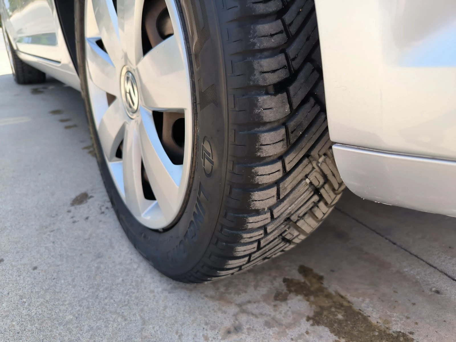 VW Touran 1.4-6sk-Euro-5B - изображение 8