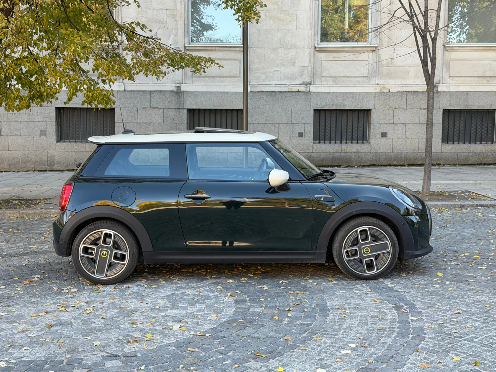 Mini Cooper SE Yours Resolute edition  - изображение 3