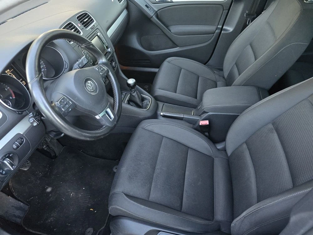 VW Golf 1.6Дизел 2012g  безупречно състояние  - изображение 10