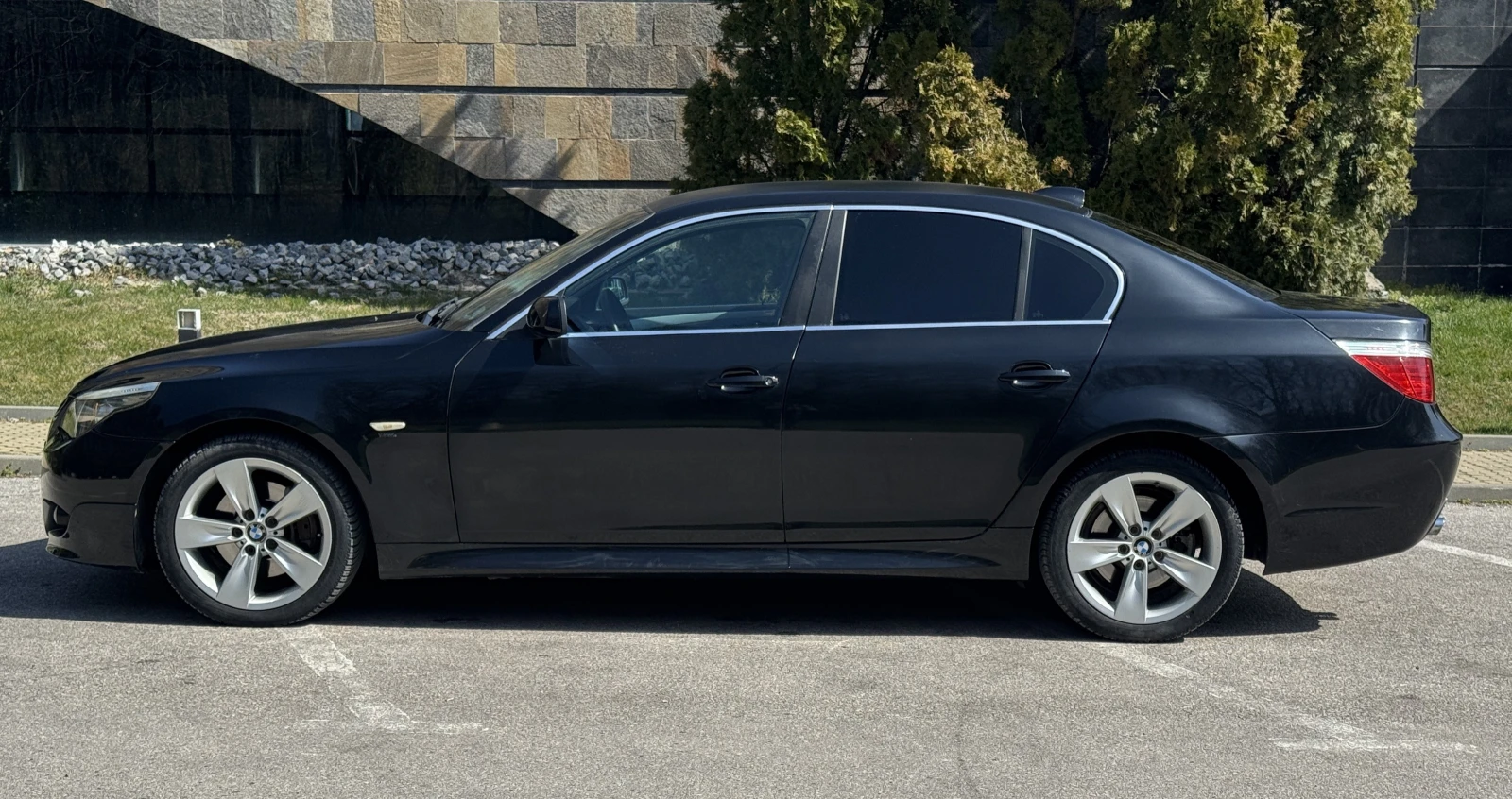 BMW 530 xDrive * M-пакет * Facelift * Бартер * Лизинг, снимка 5 - Автомобили и джипове - 53839328