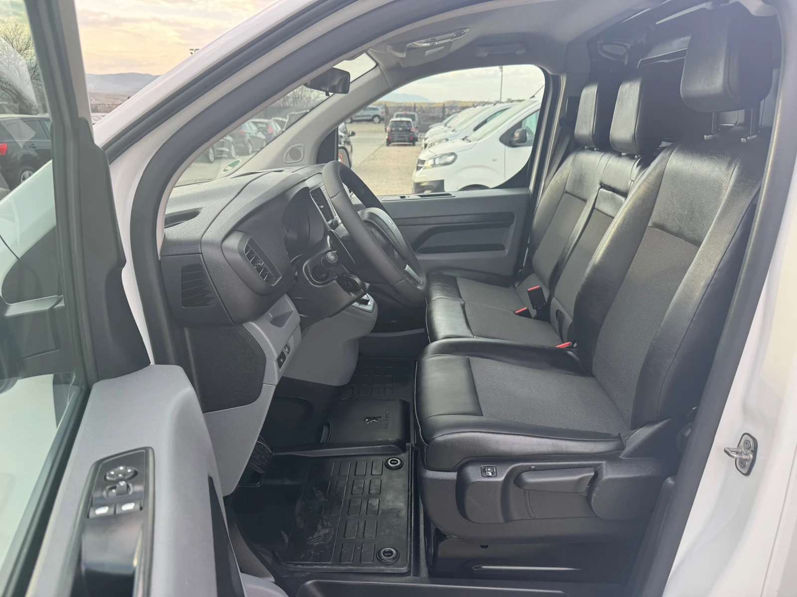 Peugeot Expert PREMUIM L1 WEBASTO AVTOMAT, снимка 9 - Автомобили и джипове - 53993161