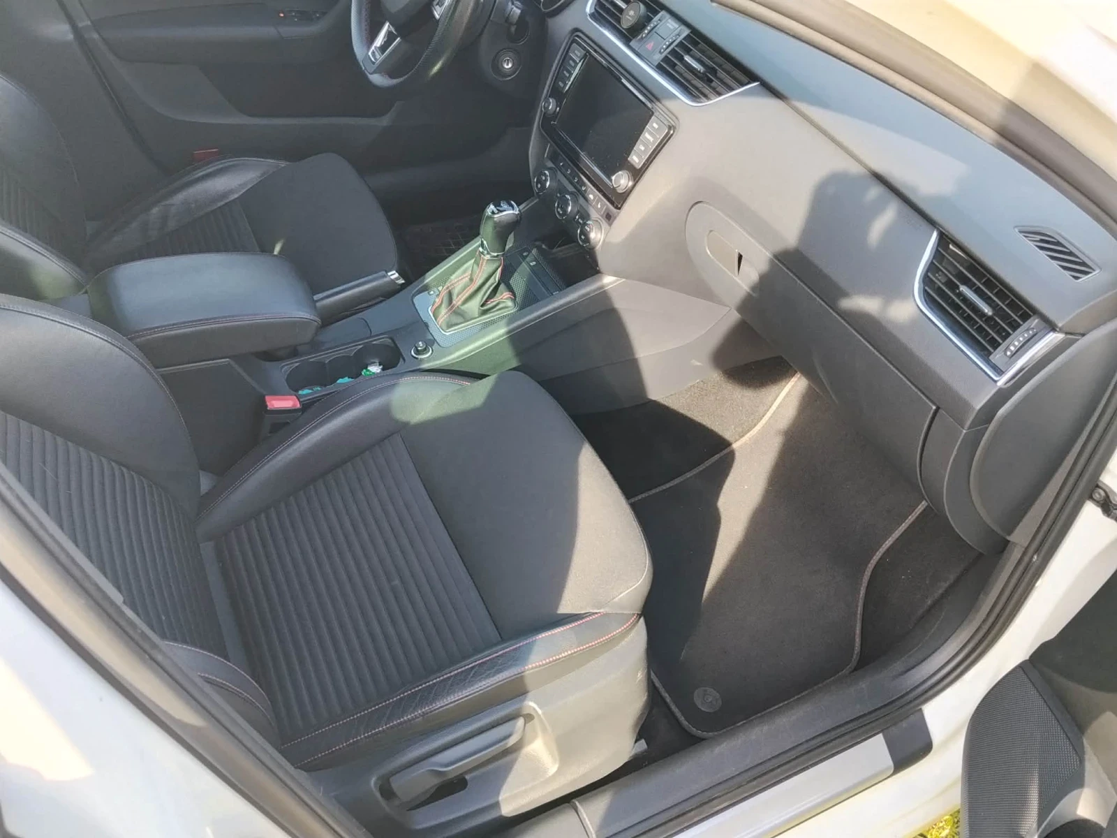 Skoda Octavia, снимка 14 - Автомобили и джипове - 54087477