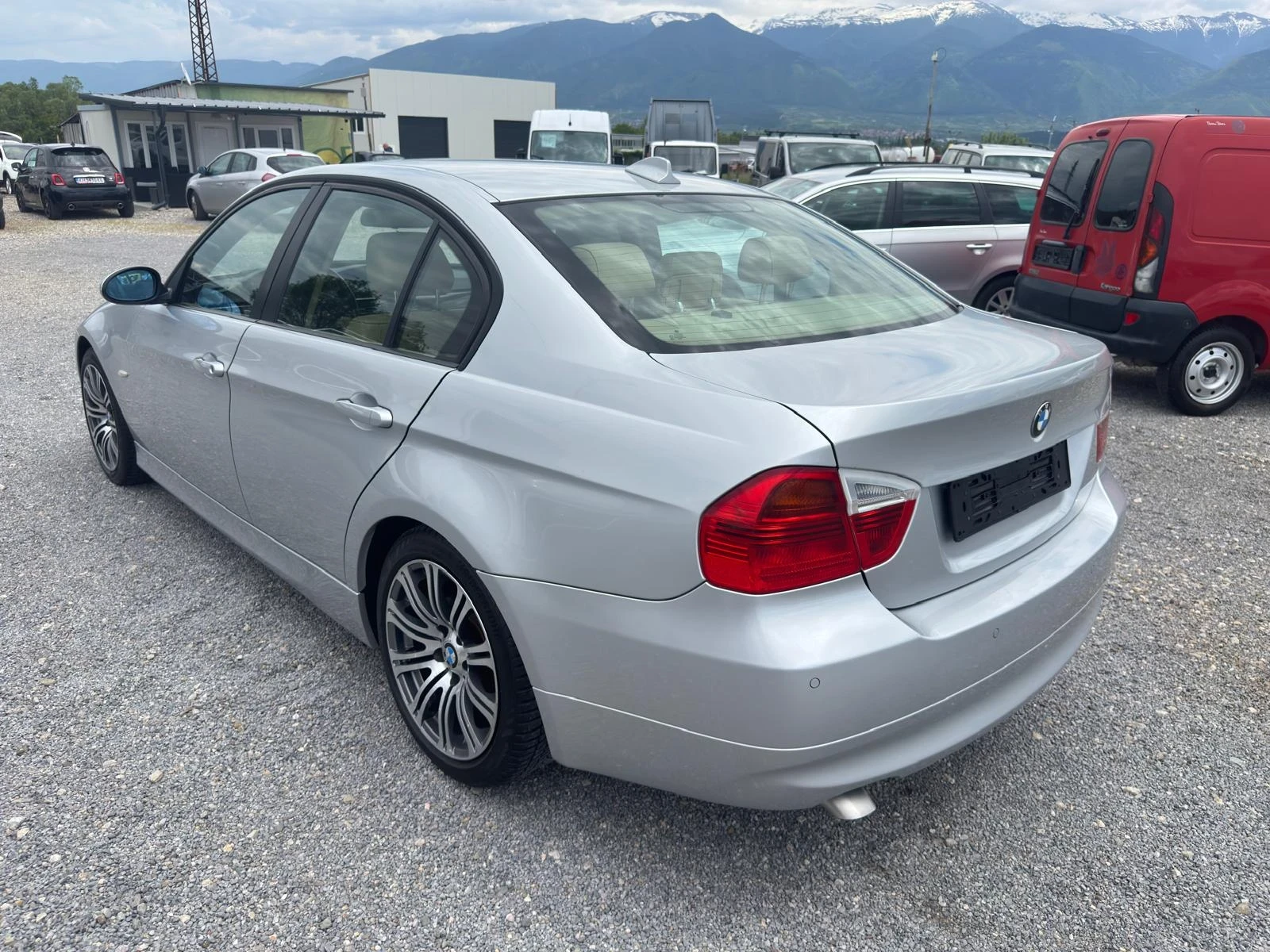BMW 320 * МНОГО ЗАПАЗЕНО * , снимка 3 - Автомобили и джипове - 54635652