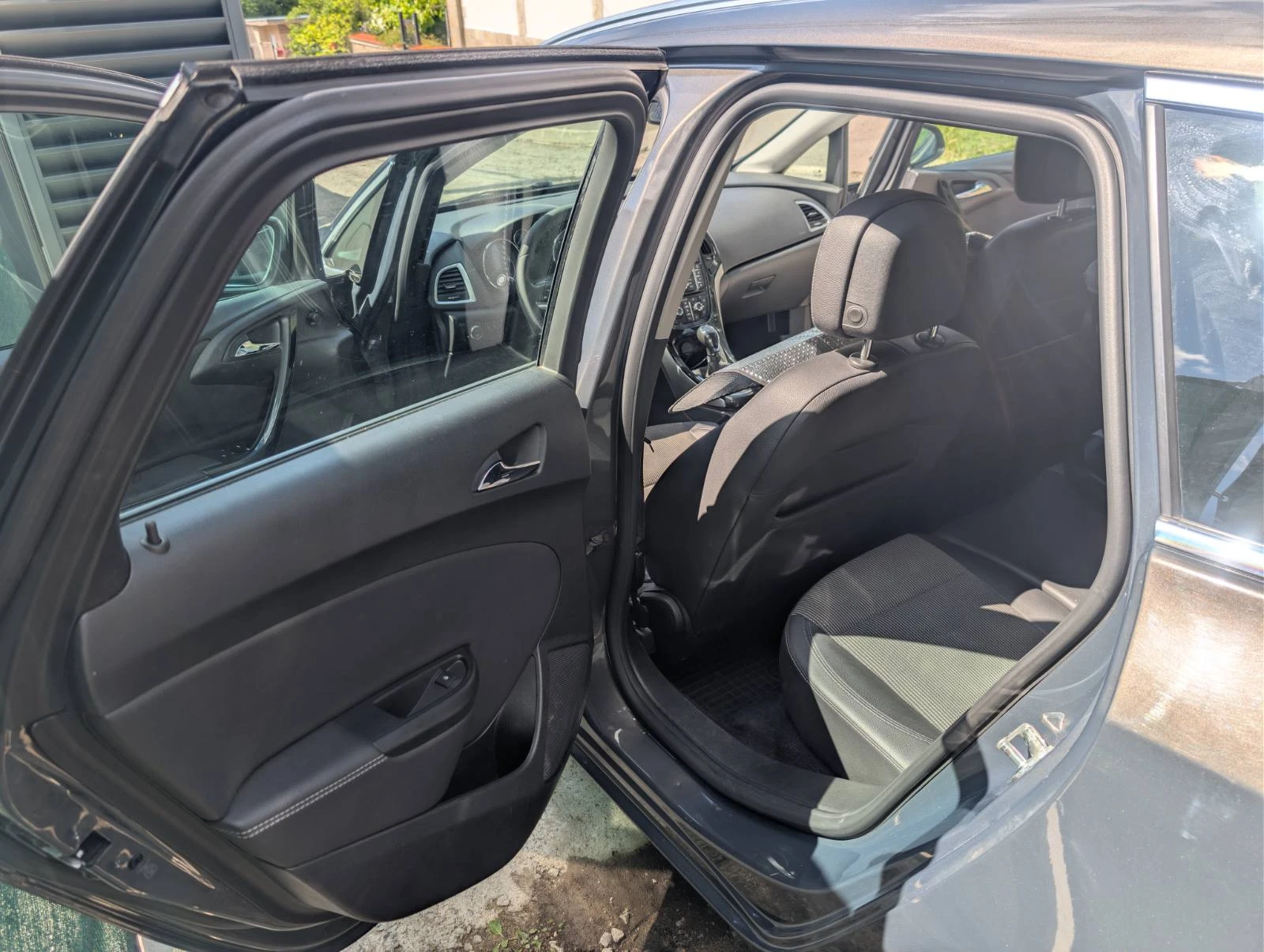 Opel Astra 1.6 cdti, снимка 16 - Автомобили и джипове - 55247510