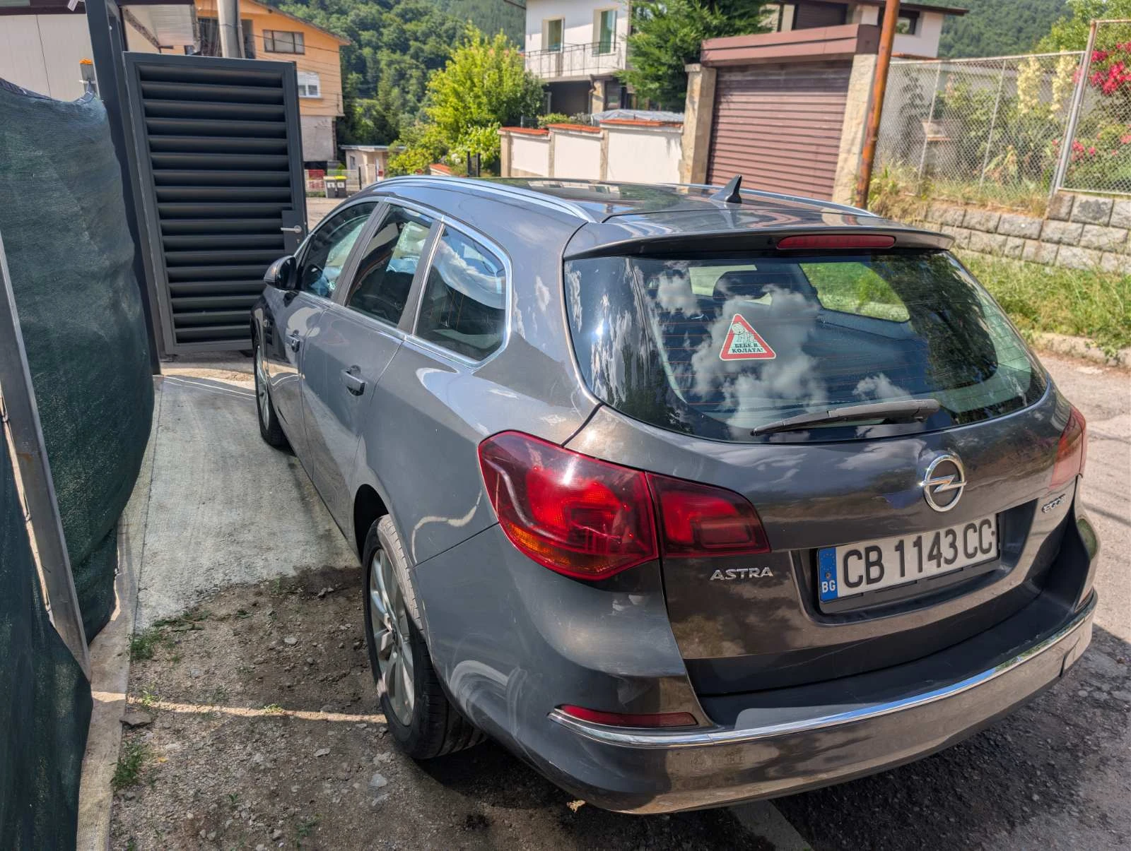 Opel Astra 1.6 cdti, снимка 9 - Автомобили и джипове - 55247510