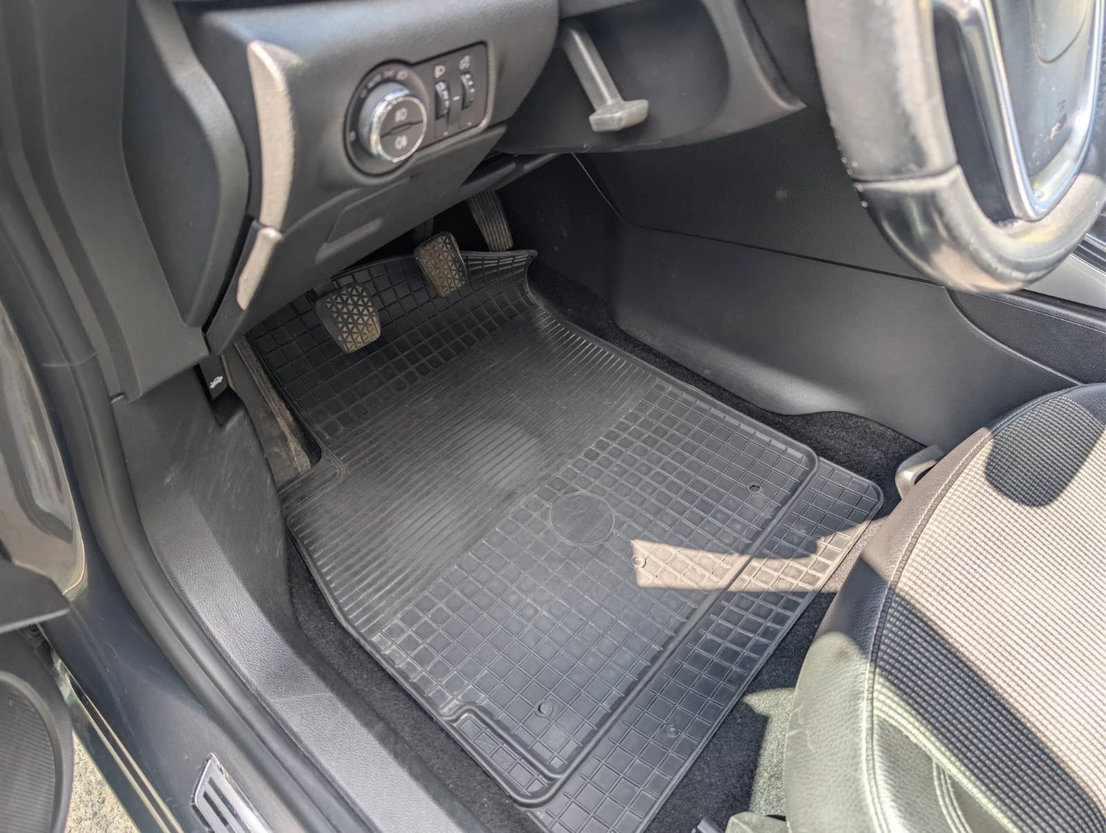 Opel Astra 1.6 cdti, снимка 13 - Автомобили и джипове - 55247510