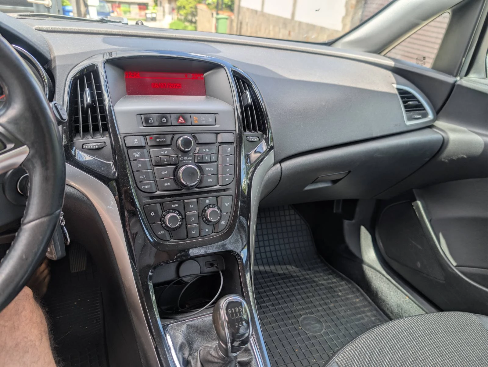 Opel Astra 1.6 cdti, снимка 14 - Автомобили и джипове - 55247510