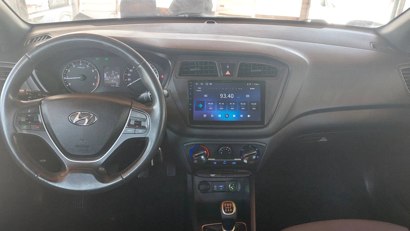 Hyundai I20 1.3i ФЕЙС НАВИ ТОП!!!, снимка 12 - Автомобили и джипове - 55265393