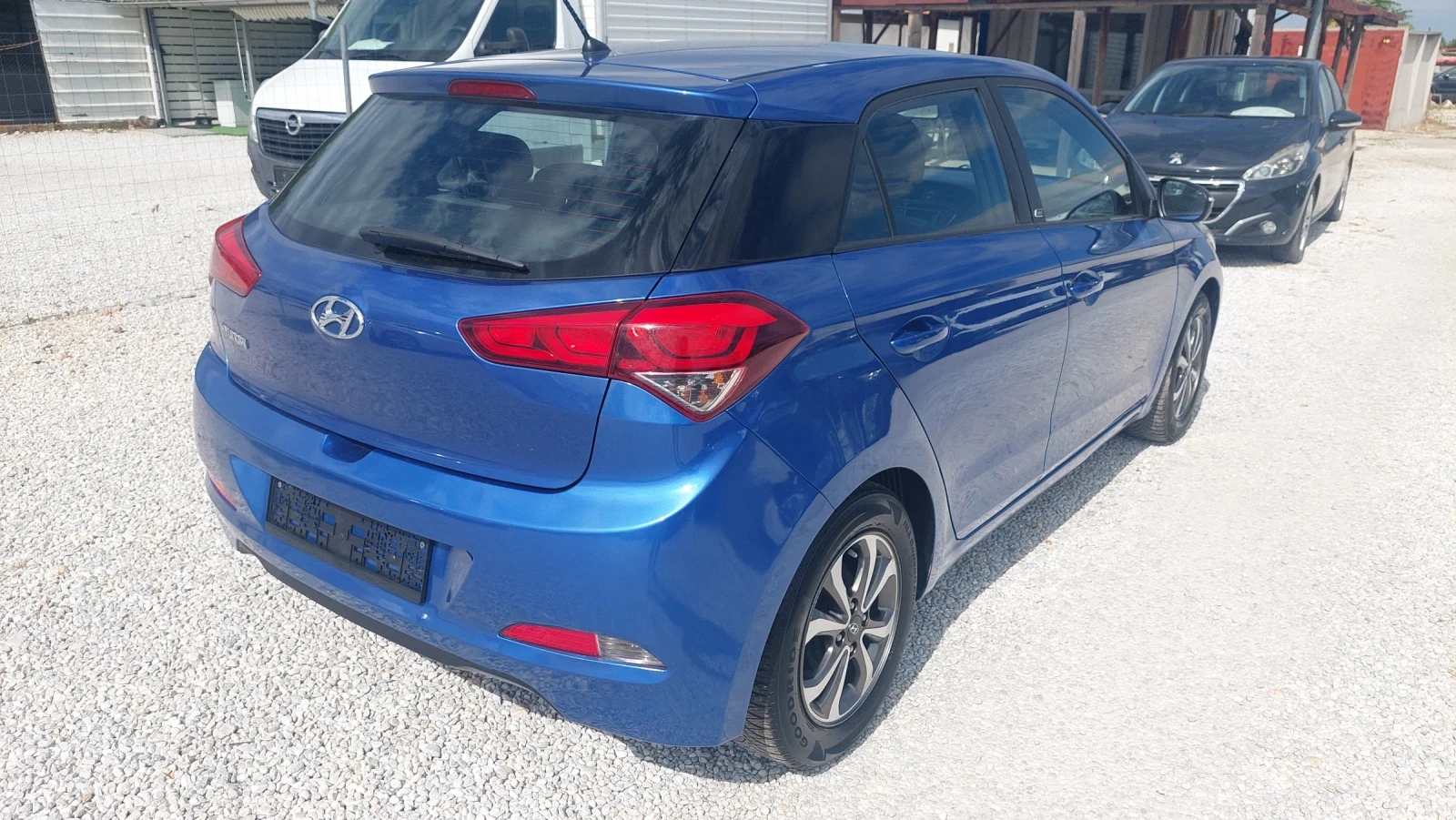 Hyundai I20 1.3i ФЕЙС ТОП!!!!, снимка 8 - Автомобили и джипове - 55265393