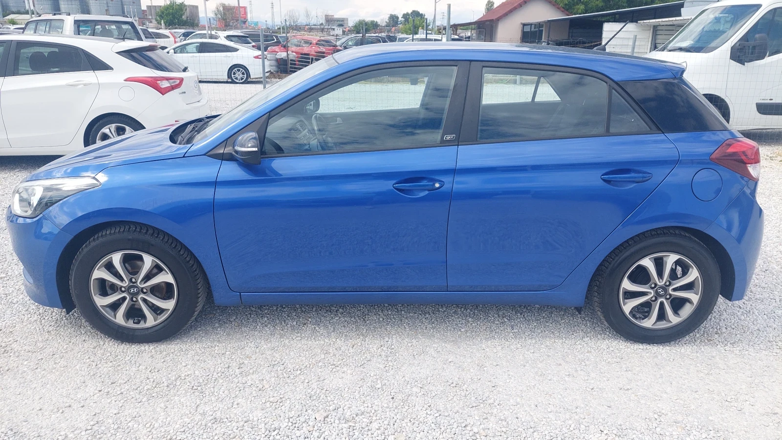 Hyundai I20 1.3i ФЕЙС ТОП!!!!, снимка 4 - Автомобили и джипове - 55265393