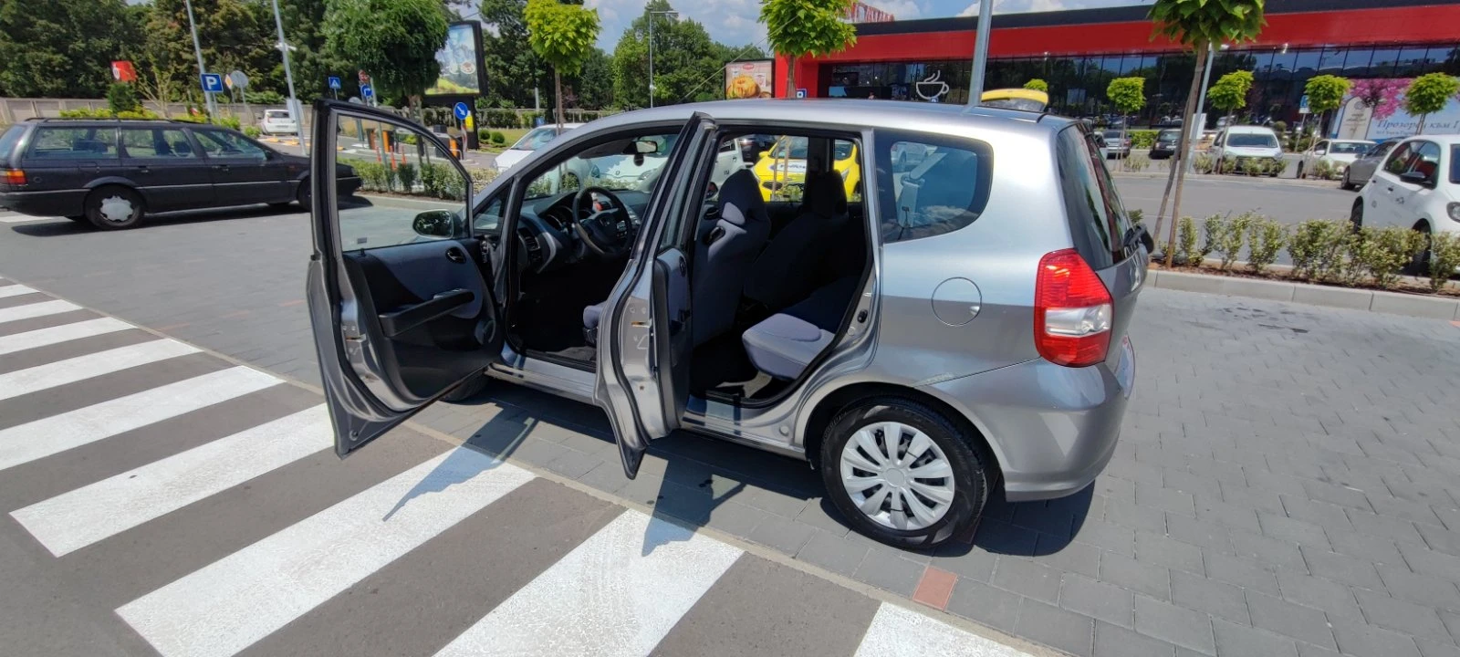 Honda Jazz, снимка 10 - Автомобили и джипове - 55334144