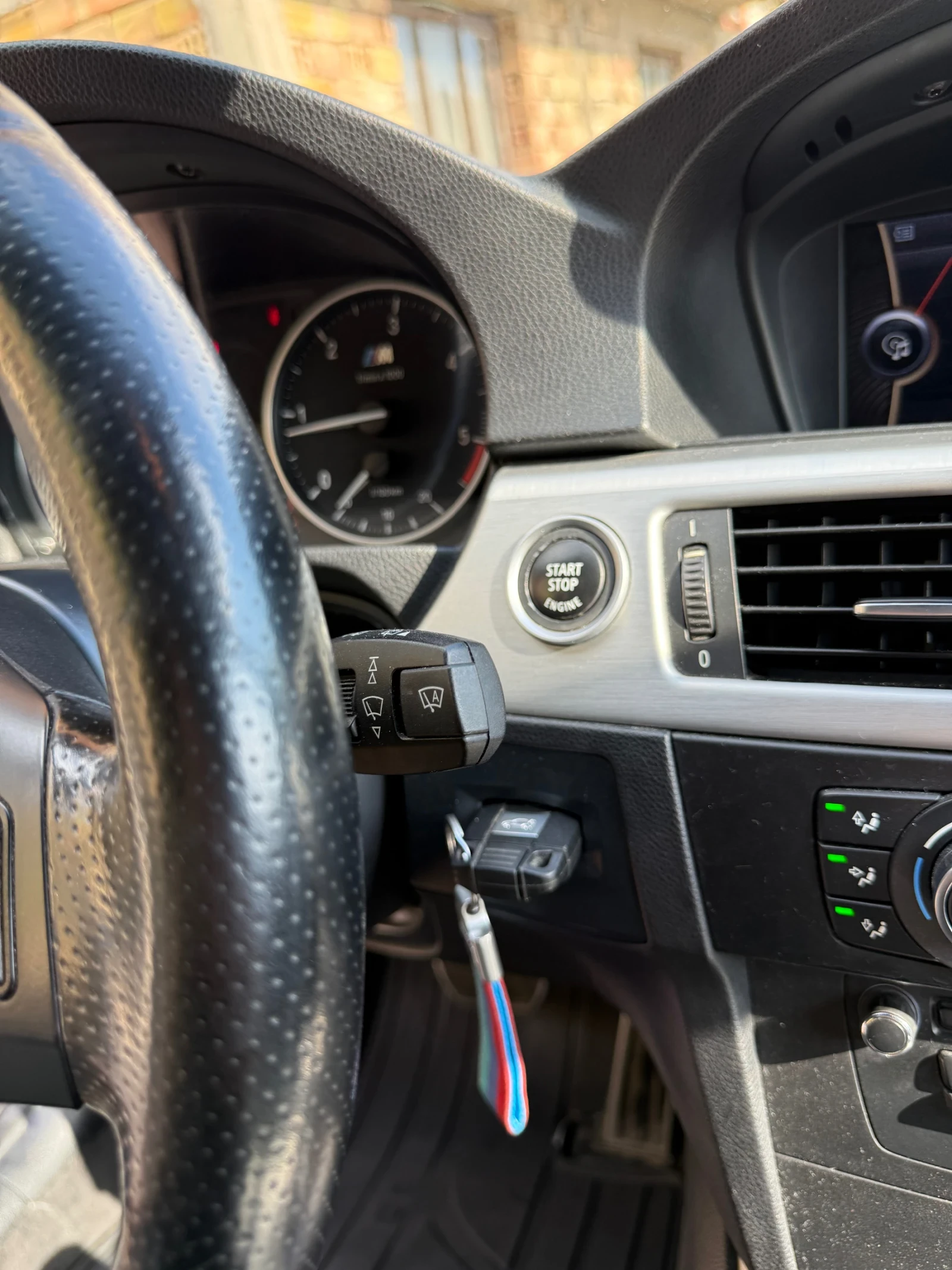 BMW 320, снимка 13 - Автомобили и джипове - 55984396