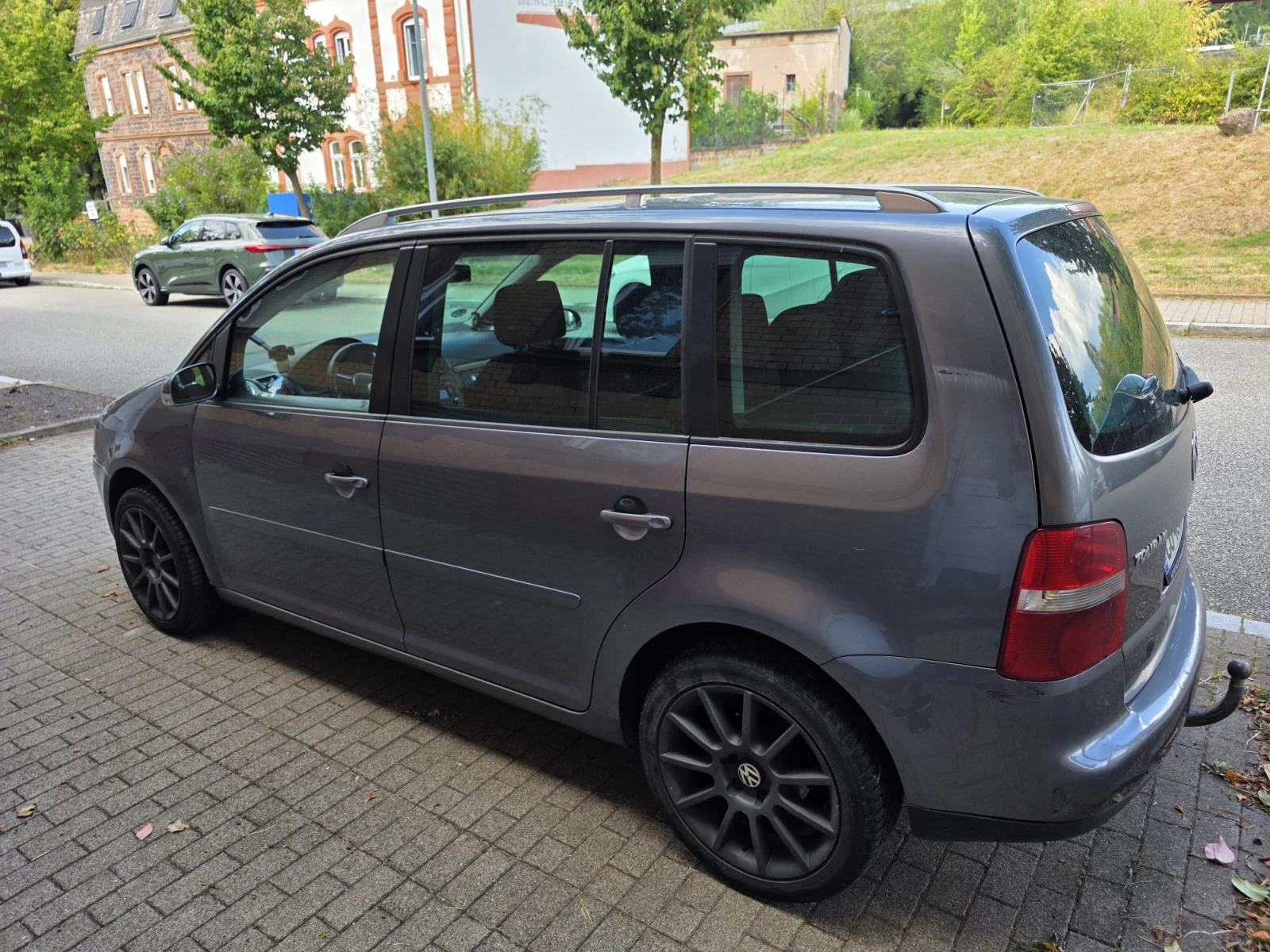 VW Touran, снимка 3 - Автомобили и джипове - 56656120