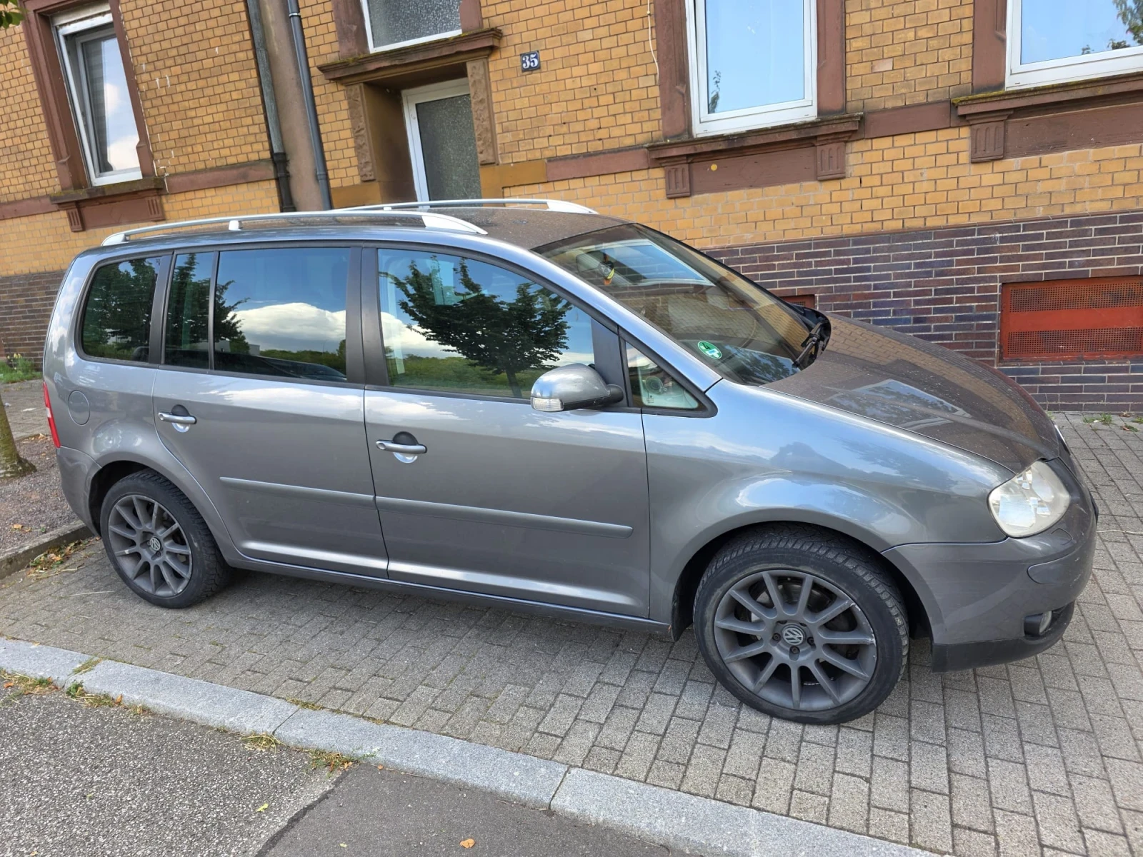 VW Touran, снимка 2 - Автомобили и джипове - 56656120
