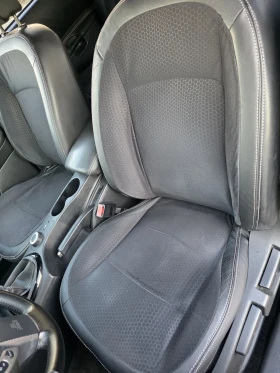Nissan Qashqai 2.0i 4x4 6 скорости 6+ 1 /Панорама /360  камери , снимка 11