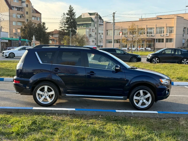 Mitsubishi Outlander 2.2DI-D 4x4 7-местен, снимка 4 - Автомобили и джипове - 48030794