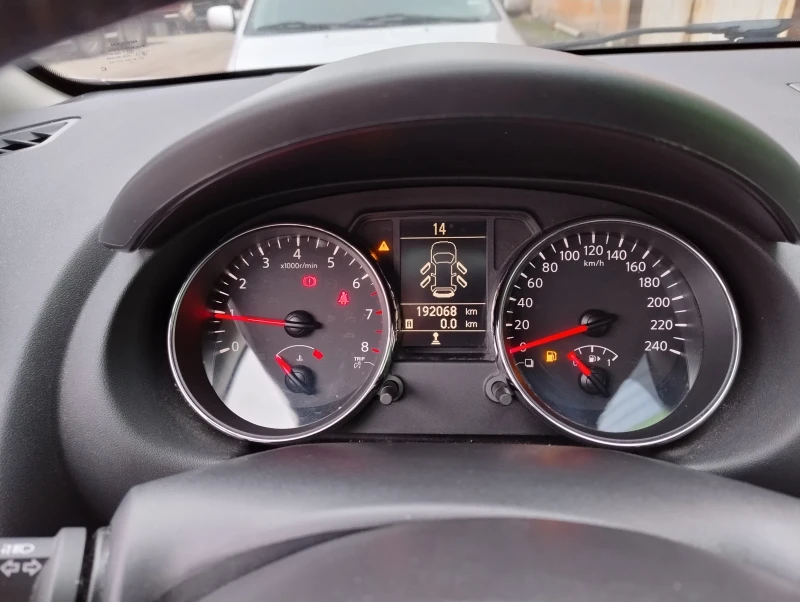 Nissan Qashqai Панорама, 360-камера, бартер, пълна история, снимка 11 - Автомобили и джипове - 52336607