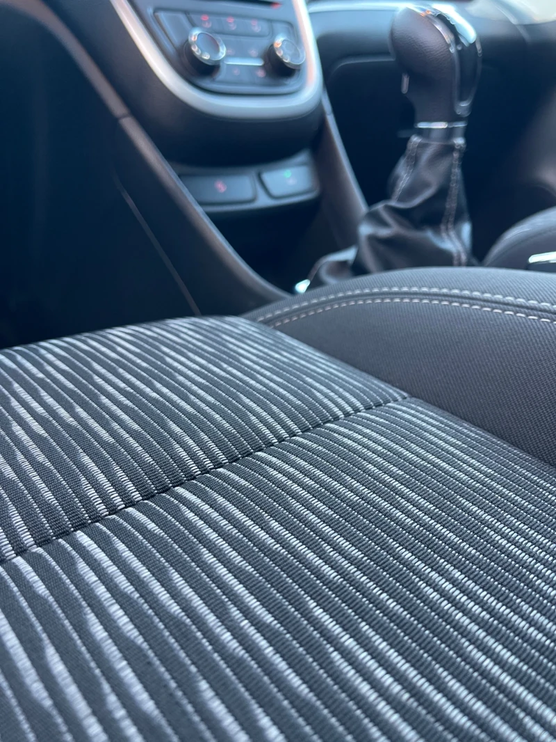 Opel Mokka Bqla PERLA! UNIKAT!! 180k KM!!!, снимка 14 - Автомобили и джипове - 52940883