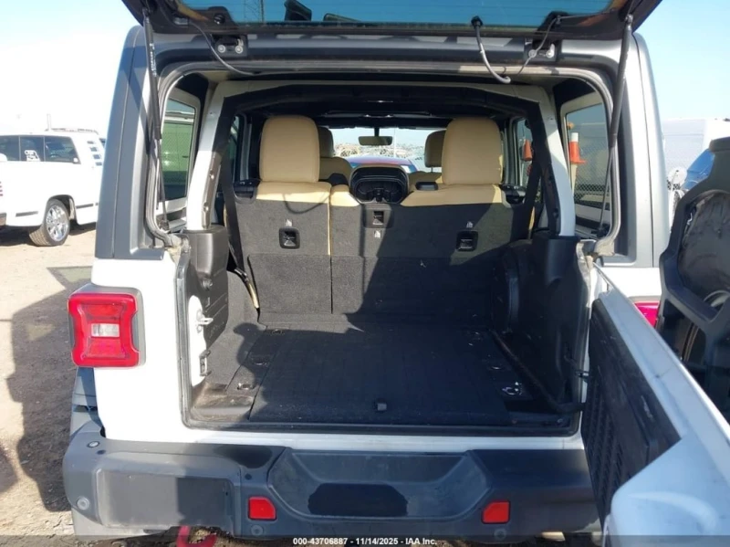 Jeep Wrangler Unlimited Rubicon 4X4* CARFAX * Клип на мотора, снимка 16 - Автомобили и джипове - 53445494