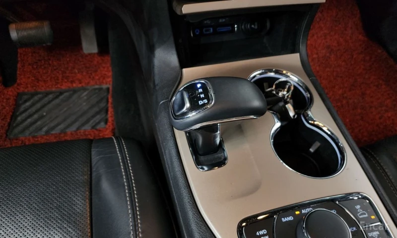 Jeep Grand cherokee, снимка 9 - Автомобили и джипове - 53486366