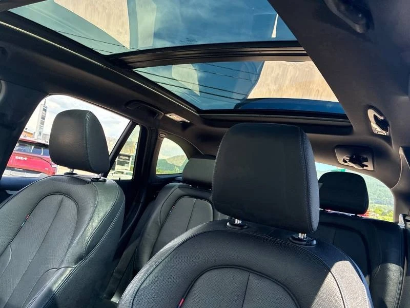 BMW X1 * xDrive28i * М ПАКЕТ * HUD * КАМЕРА * ПОДГРЕВ, снимка 14 - Автомобили и джипове - 54983307