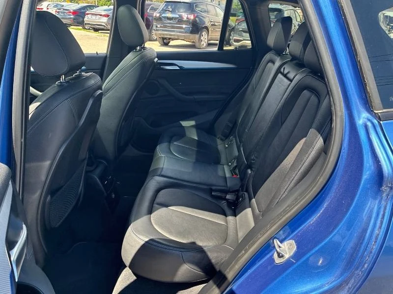 BMW X1 * xDrive28i * М ПАКЕТ * HUD * КАМЕРА * ПОДГРЕВ, снимка 15 - Автомобили и джипове - 54983307
