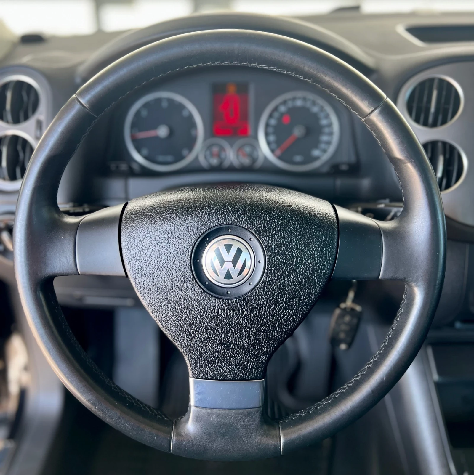 VW Tiguan 2.0 4x4 Navi Pano | Mobile.bg � ����������� 7