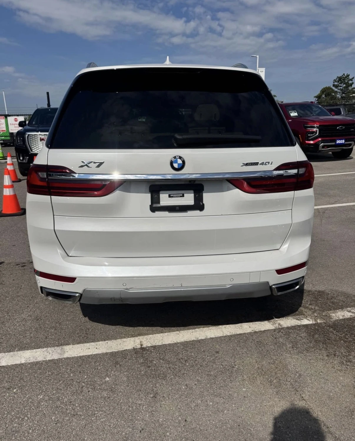 BMW X7 40I * INDIVIDUAL * 360 * БЯЛ САЛОН * 2+ 3+ 2 * , снимка 5 - Автомобили и джипове - 55442188