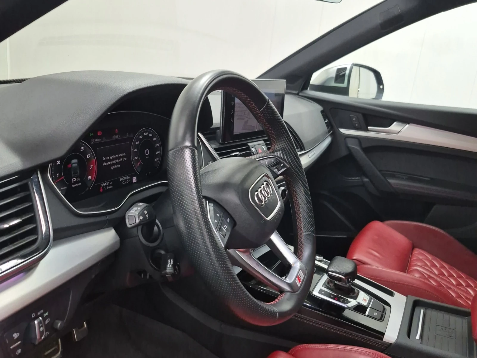 Audi SQ5  TECHNIK / CARFAX / S-LINE / RED INT / PANO , снимка 11 - Автомобили и джипове - 55940236
