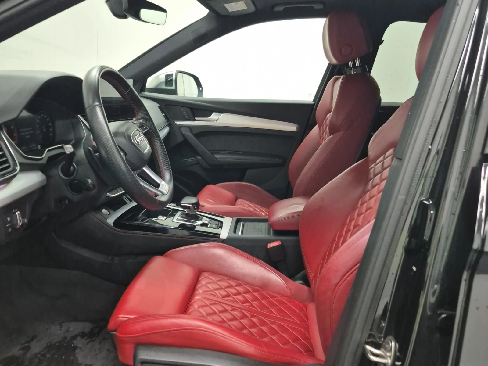 Audi SQ5  TECHNIK / CARFAX / S-LINE / RED INT / PANO , снимка 10 - Автомобили и джипове - 55940236