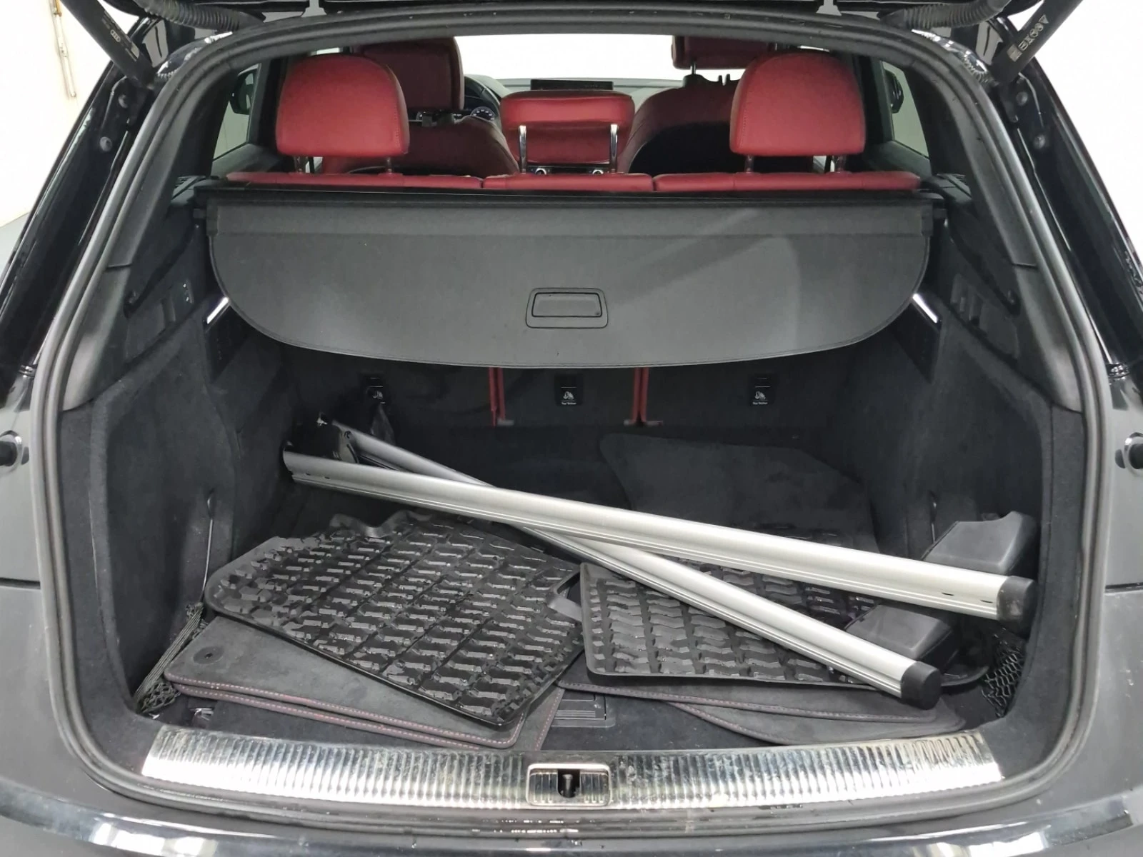Audi SQ5  TECHNIK / CARFAX / S-LINE / RED INT / PANO , снимка 6 - Автомобили и джипове - 55940236