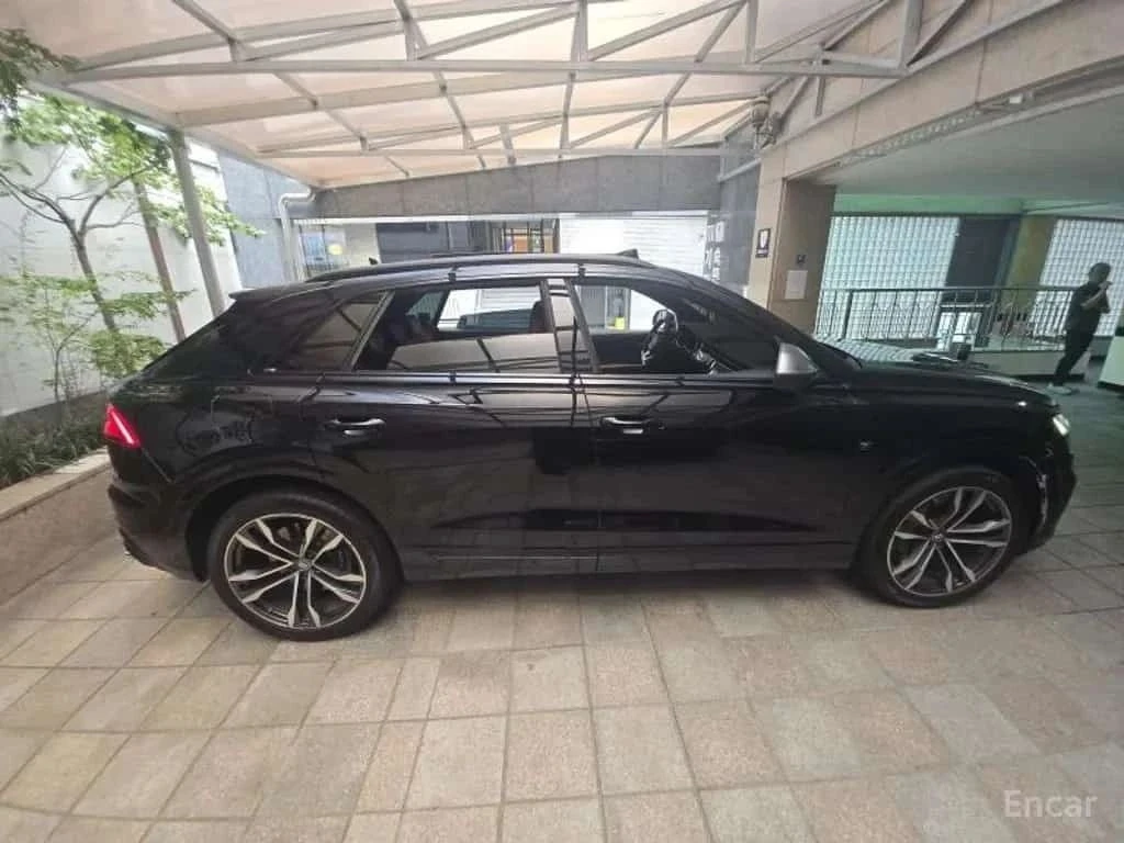 Audi SQ8, снимка 2 - Автомобили и джипове - 56688478